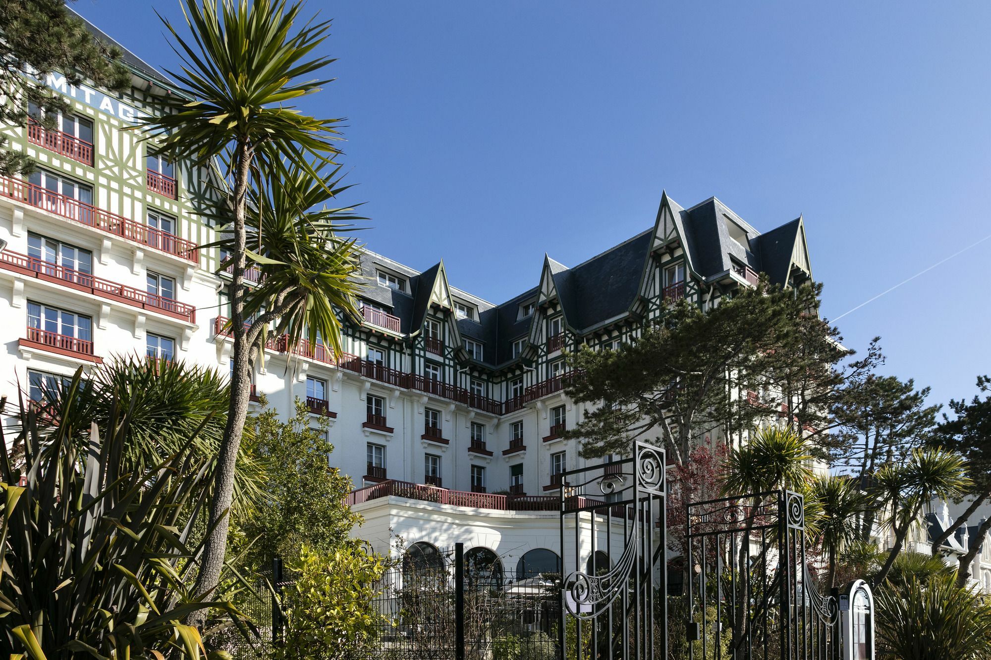 Hotel Barriere L'Hermitage La Baule-Escoublac Exterior photo